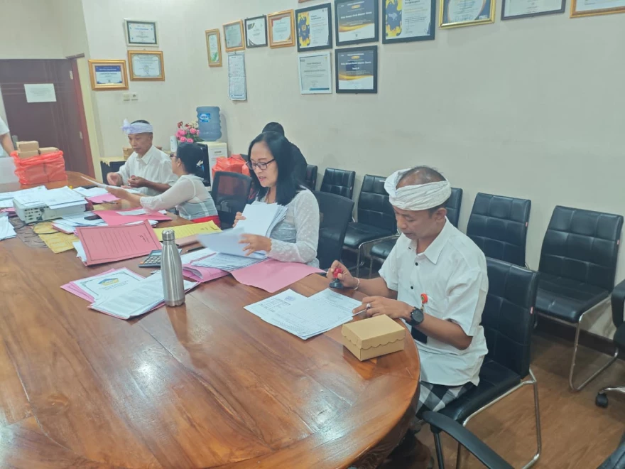 Perkuat Akuntabilitas, BAKEUDA Tabanan Gelar Rekonsiliasi Dana Transfer Desa Triwulan I